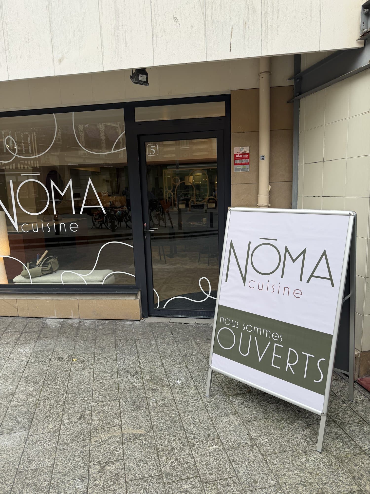 Devanture NOMA Cuisine à Rouen